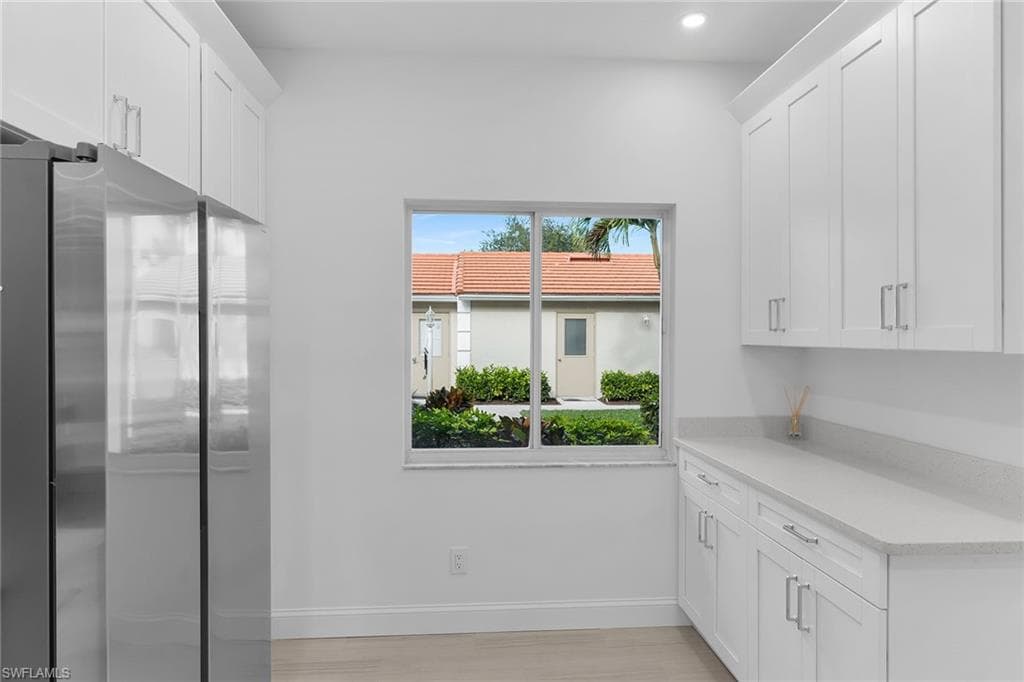 700 Saratoga CIR # 101, NAPLES FL 34104-4