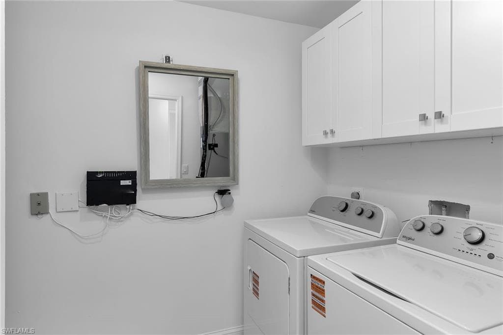 700 Saratoga CIR # 101, NAPLES FL 34104-17