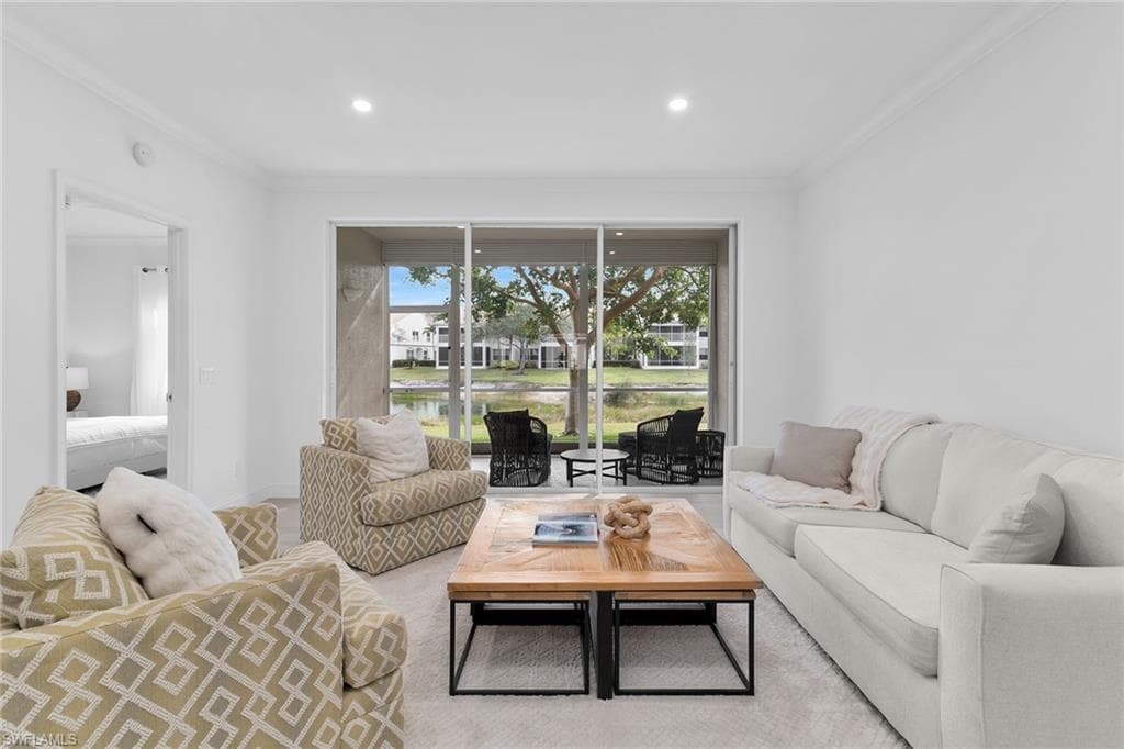 700 Saratoga CIR # 101, NAPLES FL 34104-7