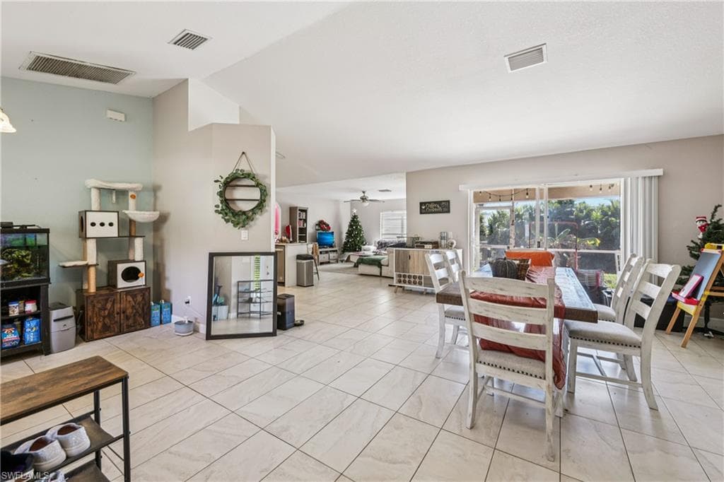 1910 Lorna AVE, LEHIGH ACRES FL 33972-5