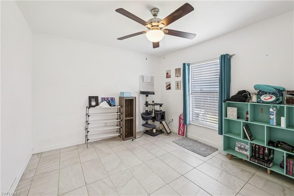 1910 Lorna AVE, LEHIGH ACRES FL 33972-15