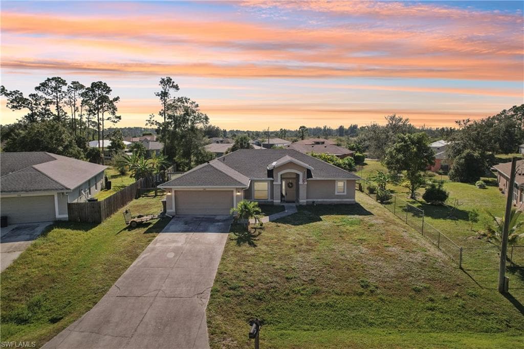 1910 Lorna AVE, LEHIGH ACRES FL 33972-49