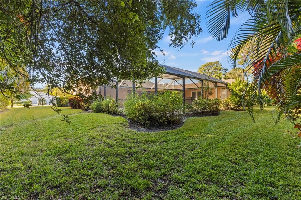 2569 Outrigger LN, NAPLES FL 34104-27