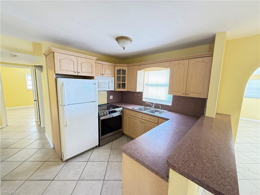 107 California RD, LEHIGH ACRES FL 33936-1