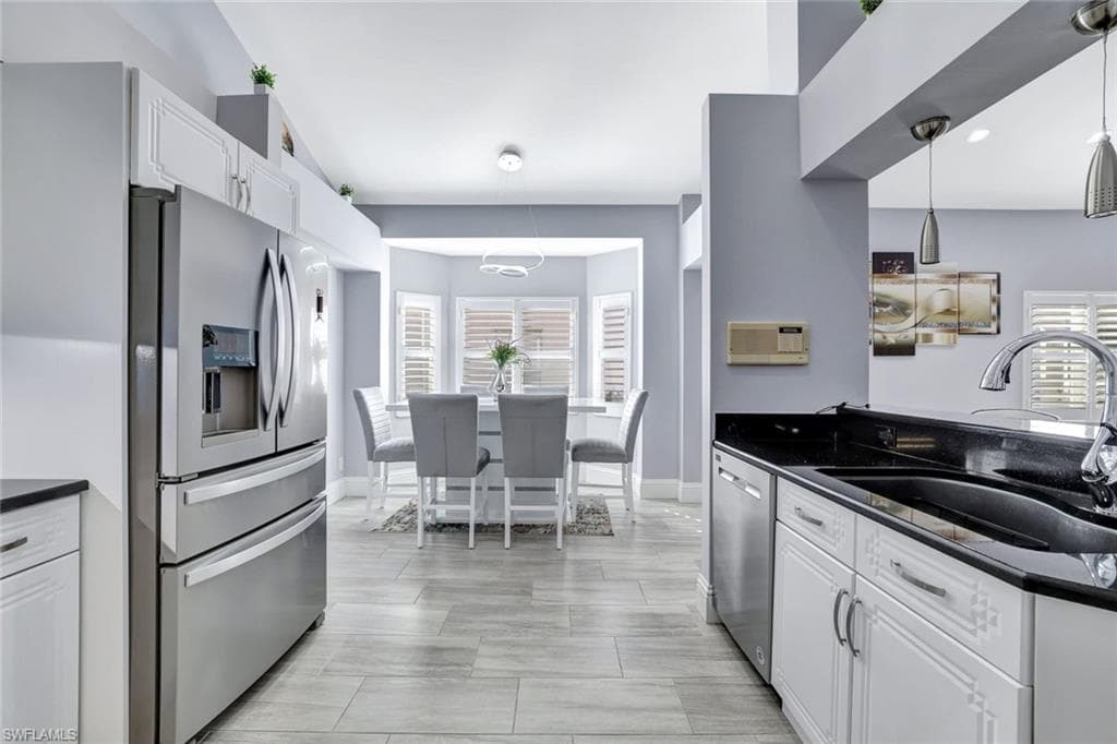 159 Lady Palm DR, NAPLES FL 34104-5