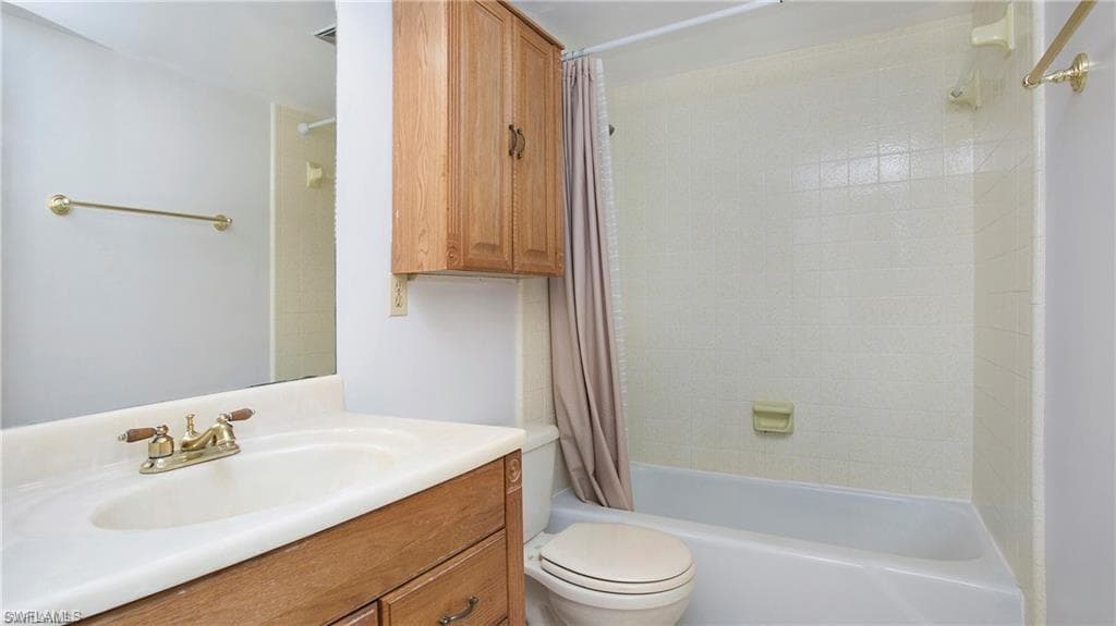 600 Valley Stream DR # I, NAPLES FL 34113-5