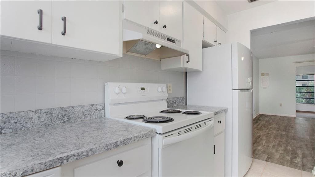 600 Valley Stream DR # I, NAPLES FL 34113-13