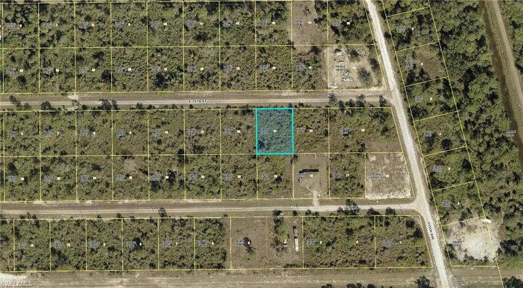 4230 E 29th ST, ALVA FL 33920-1