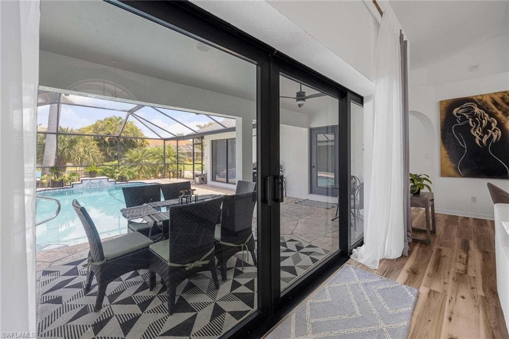 428 Sharwood DR, NAPLES FL 34110-25