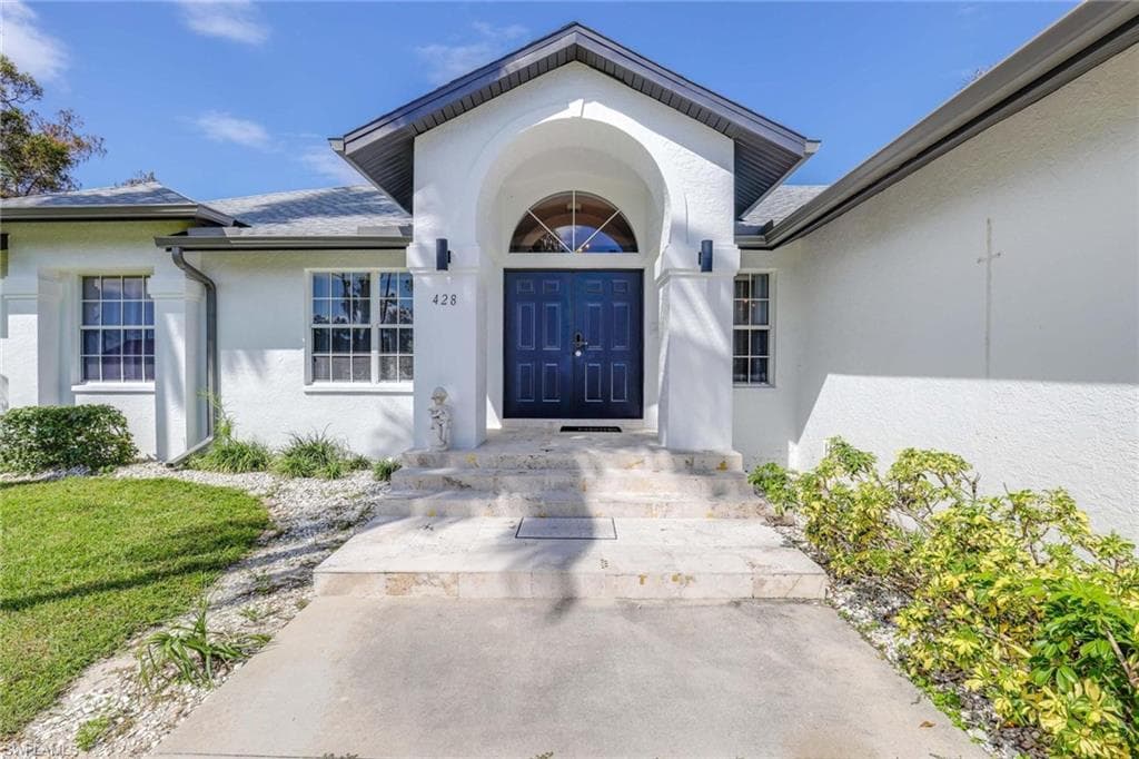 428 Sharwood DR, NAPLES FL 34110-42