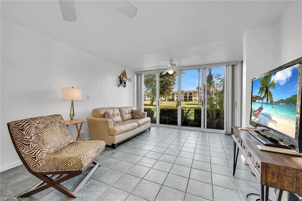 1086 Forest Lakes DR # 102, NAPLES FL 34105-6