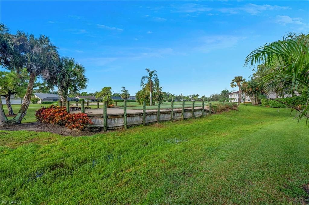 1086 Forest Lakes DR # 102, NAPLES FL 34105-35