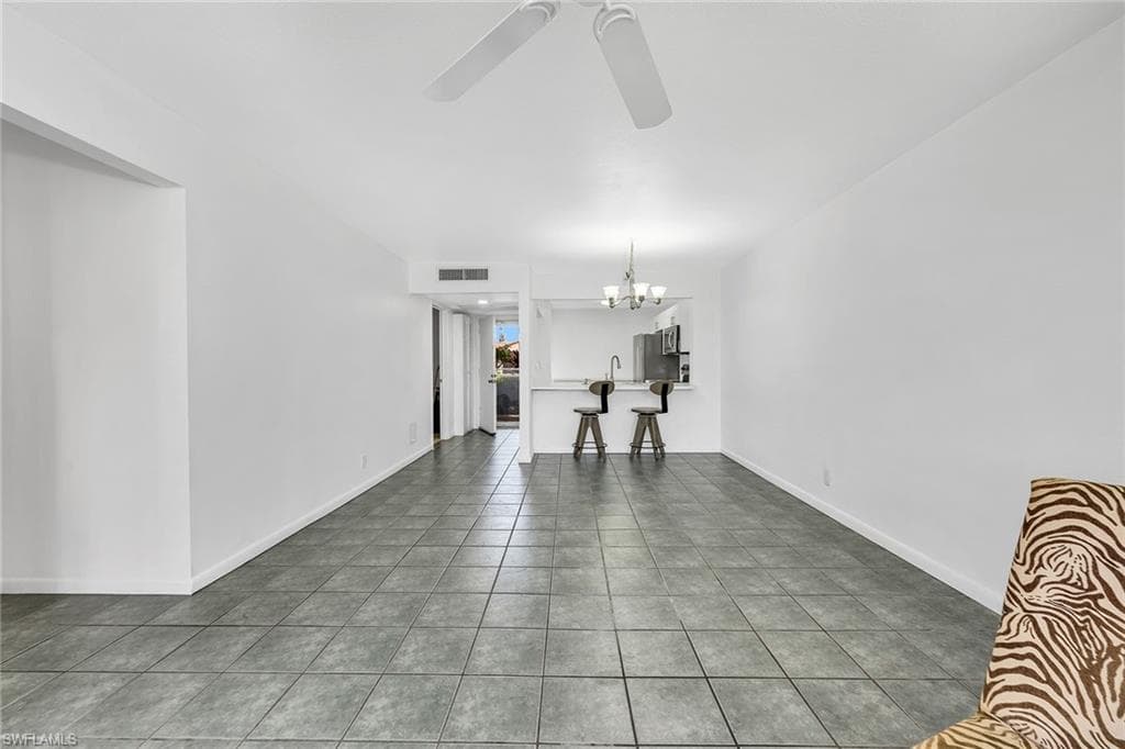 1086 Forest Lakes DR # 102, NAPLES FL 34105-8