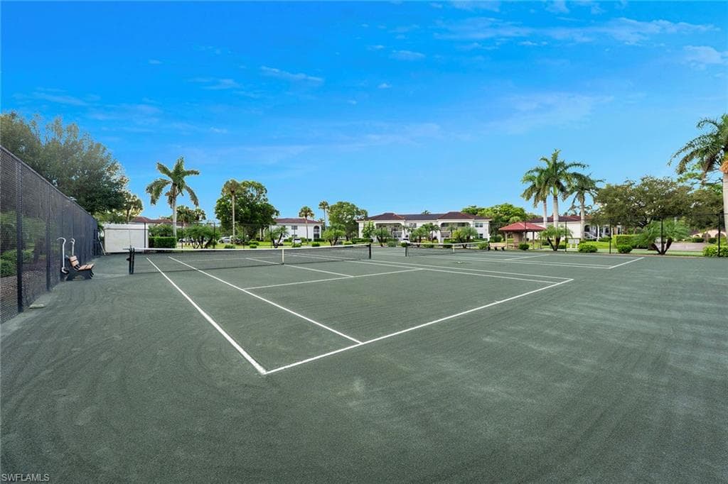 1086 Forest Lakes DR # 102, NAPLES FL 34105-32