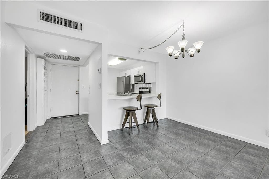 1086 Forest Lakes DR # 102, NAPLES FL 34105-13