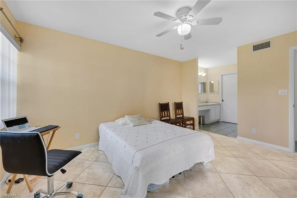 1086 Forest Lakes DR # 102, NAPLES FL 34105-18