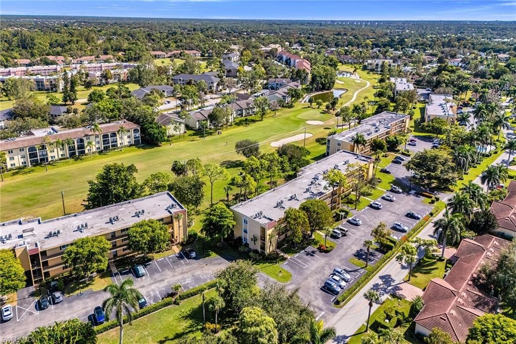 1086 Forest Lakes DR # 102, NAPLES FL 34105-39