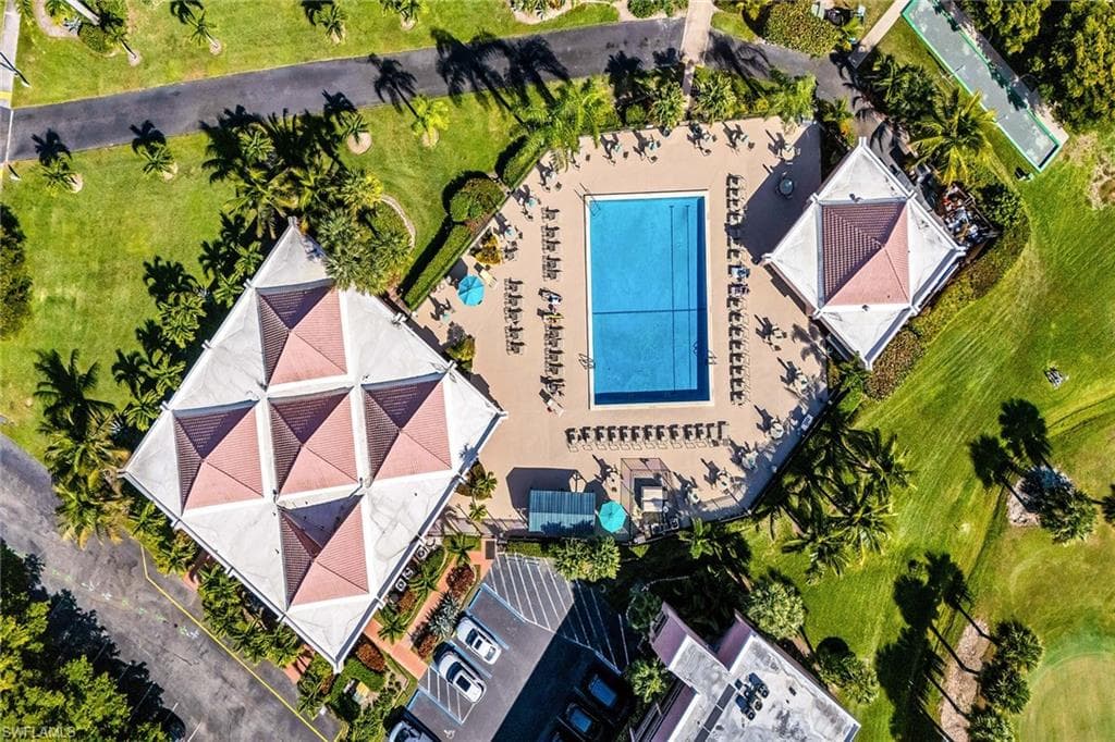 1086 Forest Lakes DR # 102, NAPLES FL 34105-34