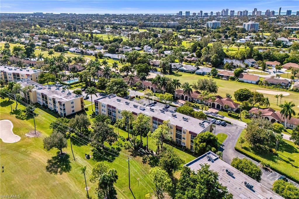 1086 Forest Lakes DR # 102, NAPLES FL 34105-38