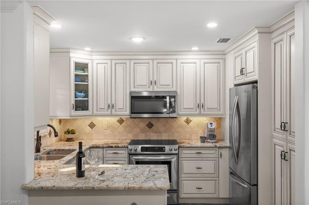 1549 Sandpiper ST # 80, NAPLES FL 34102-12