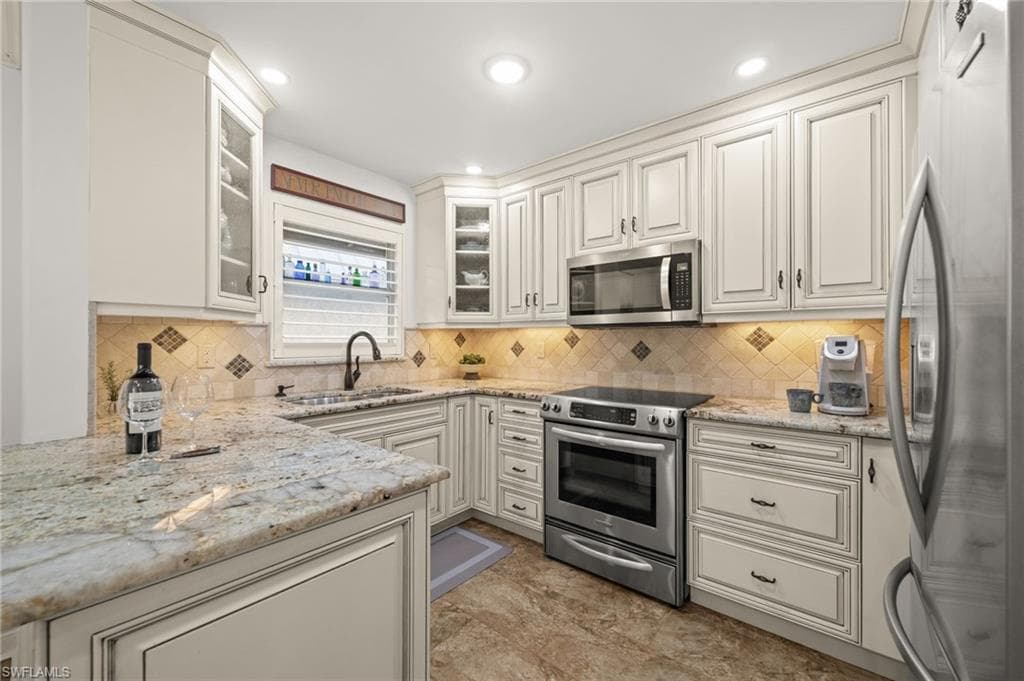 1549 Sandpiper ST # 80, NAPLES FL 34102-9