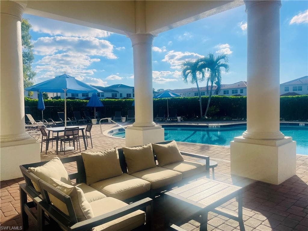 7024 Ambrosia LN # 905, NAPLES FL 34119-2
