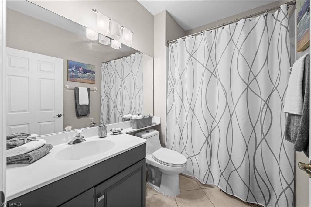 5930 Three Iron DR # 3202, NAPLES FL 34110-18