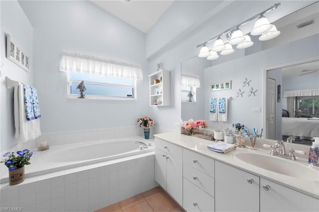 18040 Horseshoe Bay CIR, FORT MYERS FL 33967-18