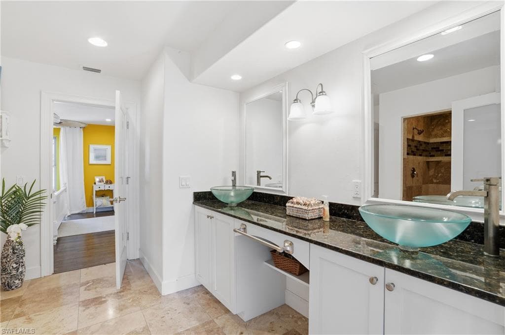 5561 Blyth CT, BOKEELIA FL 33922-21