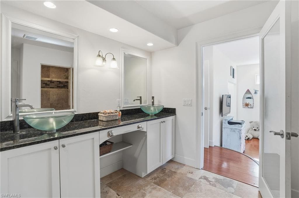 5561 Blyth CT, BOKEELIA FL 33922-23