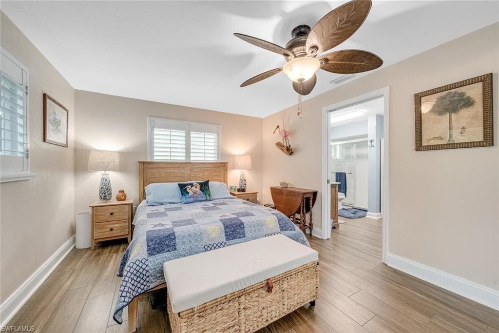 1076 Captains Walk ST, SANIBEL FL 33957-26