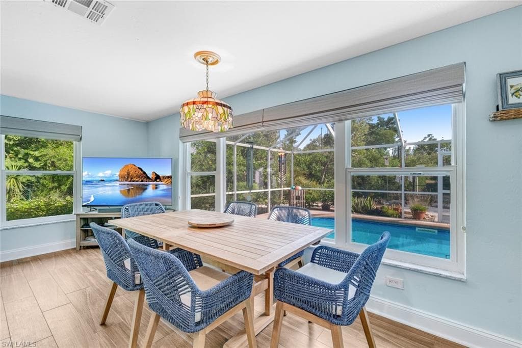 1076 Captains Walk ST, SANIBEL FL 33957-5