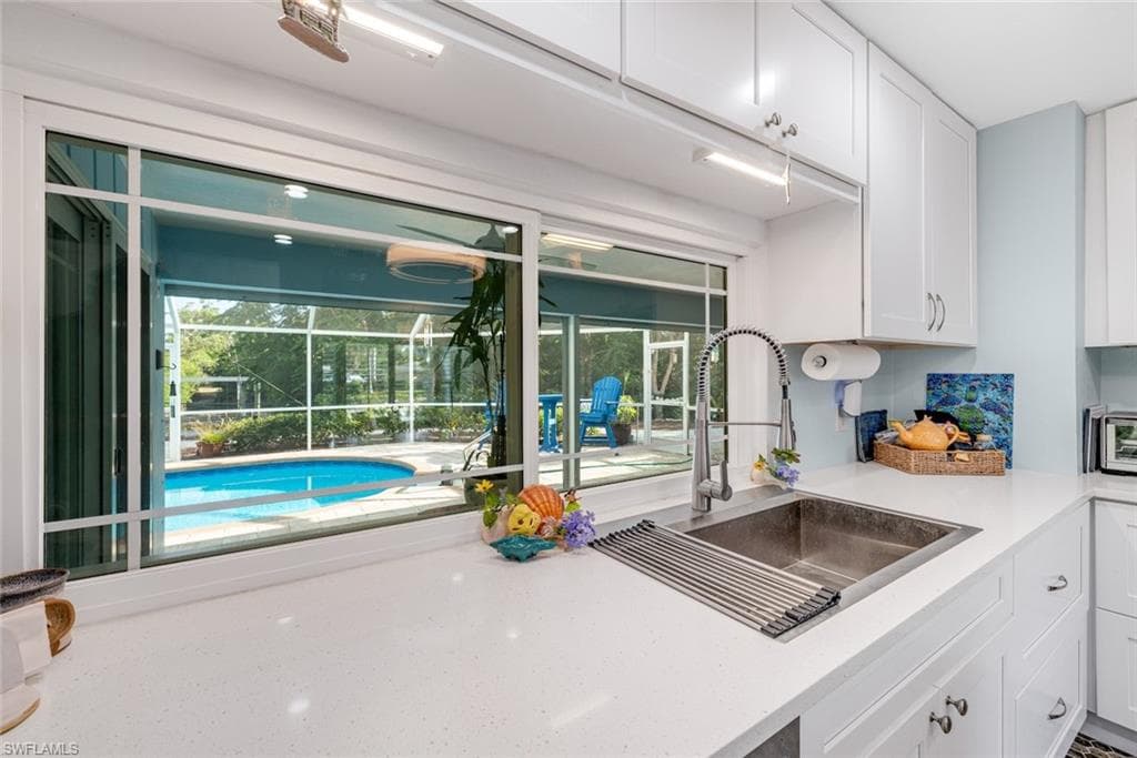 1076 Captains Walk ST, SANIBEL FL 33957-19