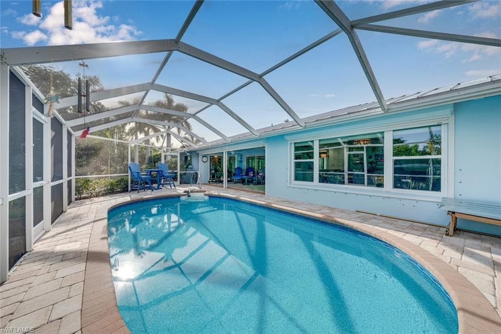 1076 Captains Walk ST, SANIBEL FL 33957-37