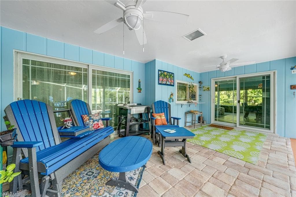 1076 Captains Walk ST, SANIBEL FL 33957-36