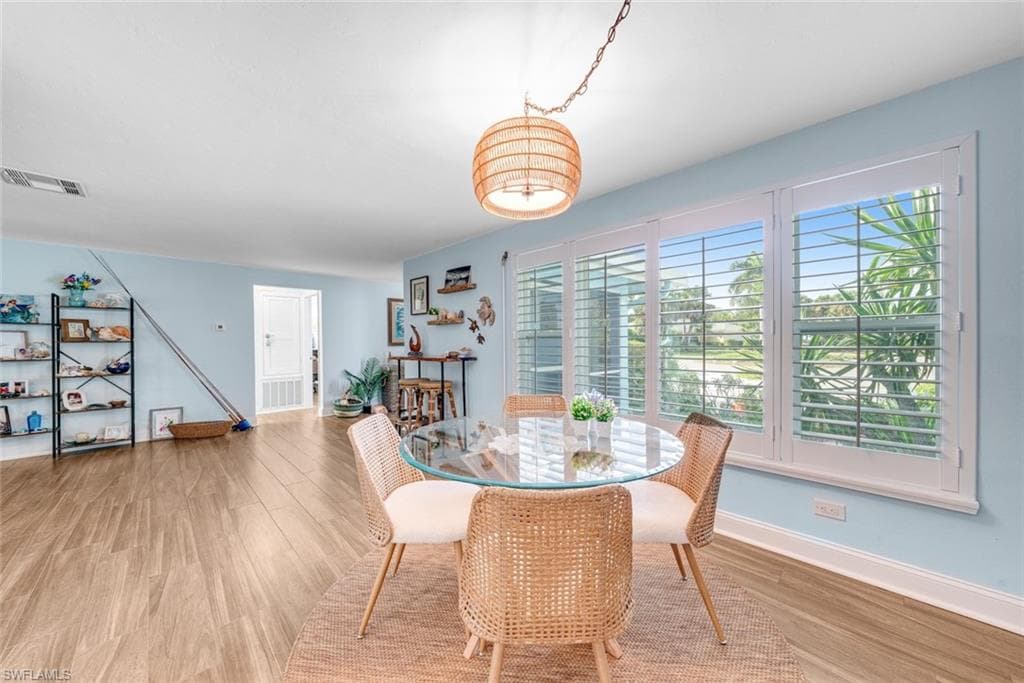 1076 Captains Walk ST, SANIBEL FL 33957-10