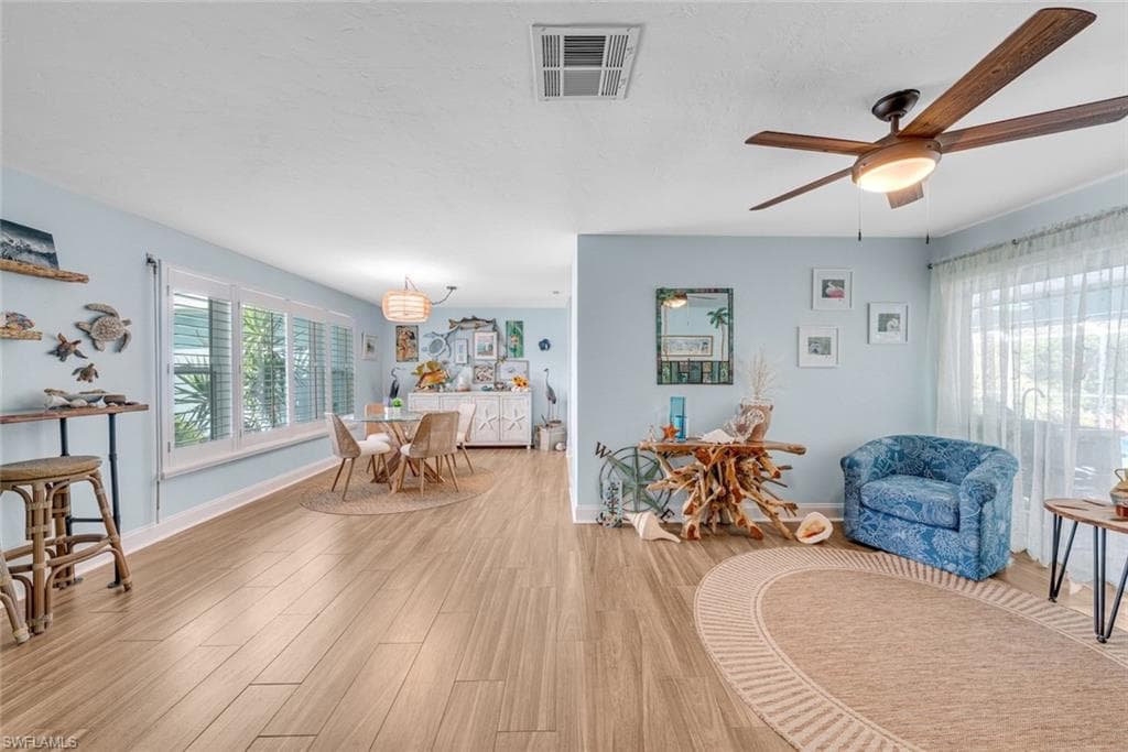 1076 Captains Walk ST, SANIBEL FL 33957-24