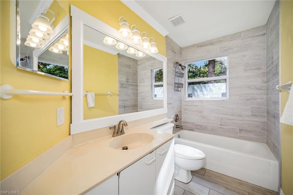 628 Woodshire LN # G12, NAPLES FL 34105-25