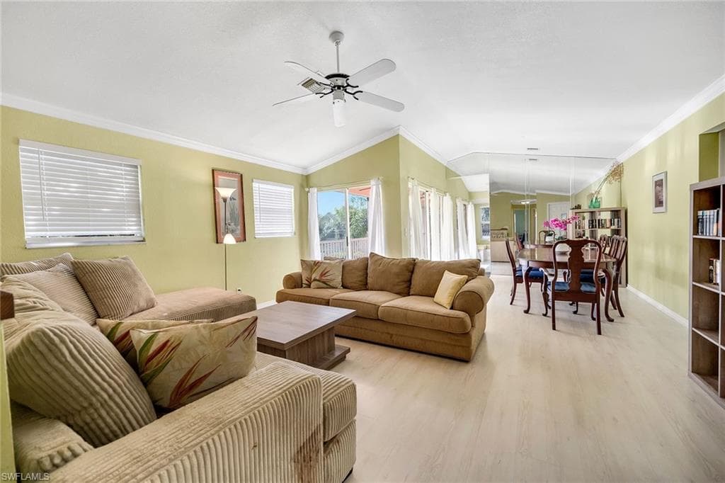 628 Woodshire LN # G12, NAPLES FL 34105-4