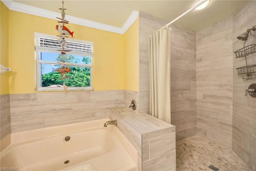 628 Woodshire LN # G12, NAPLES FL 34105-19