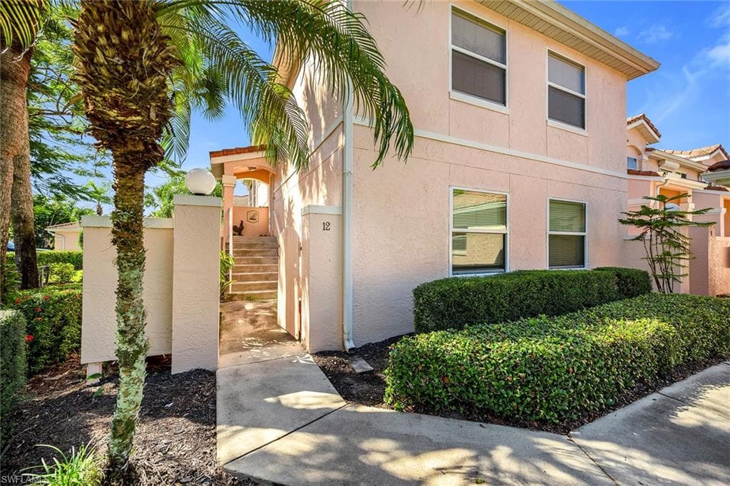 628 Woodshire LN # G12, NAPLES FL 34105-33