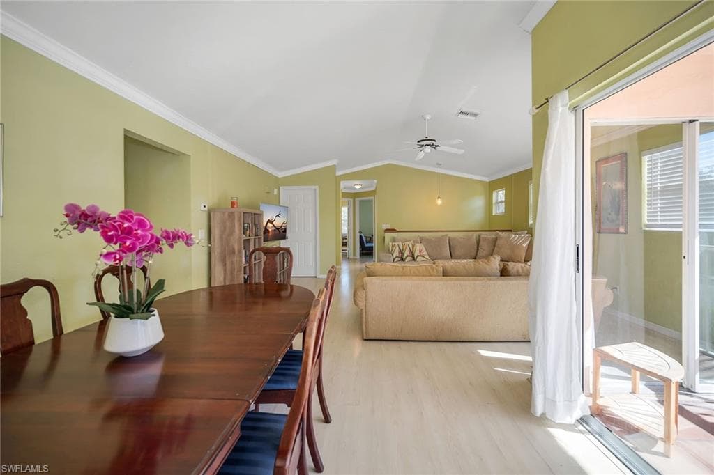 628 Woodshire LN # G12, NAPLES FL 34105-13