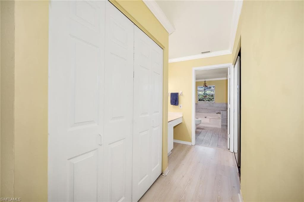 628 Woodshire LN # G12, NAPLES FL 34105-17