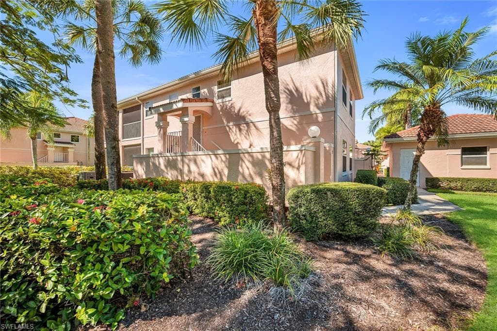 628 Woodshire LN # G12, NAPLES FL 34105-36