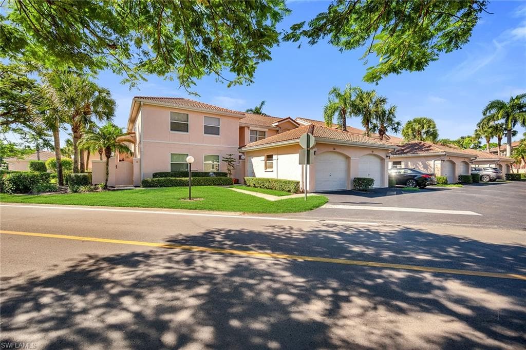 628 Woodshire LN # G12, NAPLES FL 34105-34