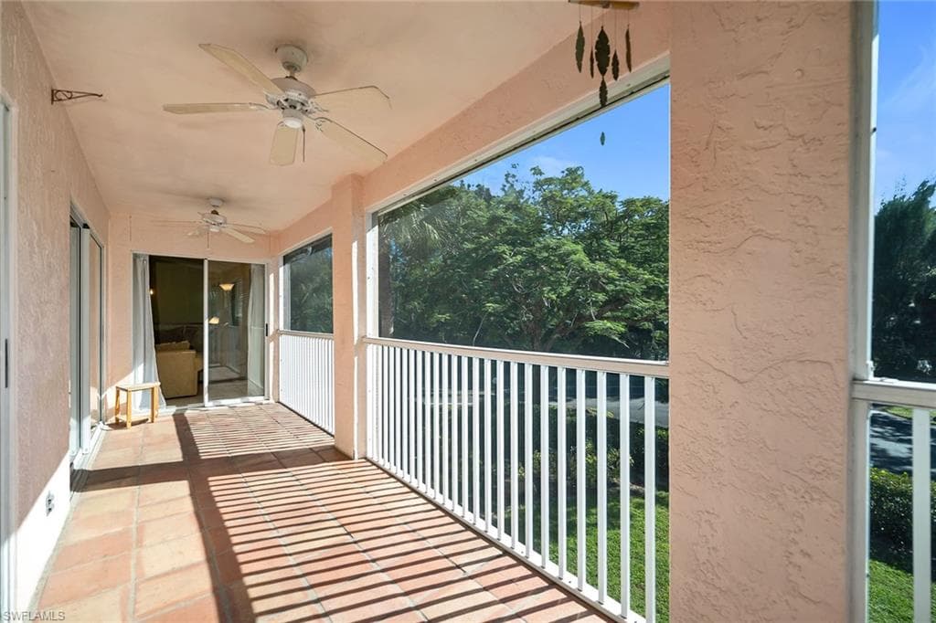 628 Woodshire LN # G12, NAPLES FL 34105-30