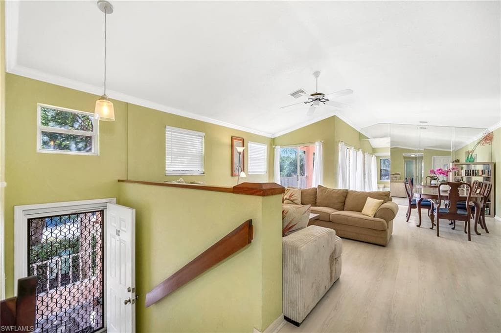 628 Woodshire LN # G12, NAPLES FL 34105-28