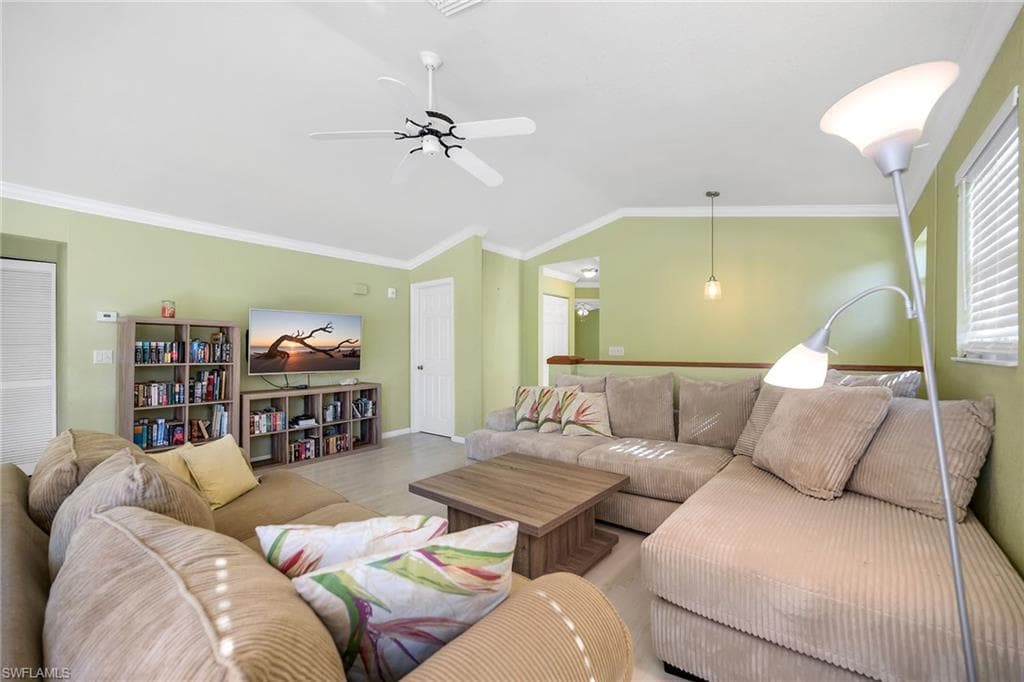 628 Woodshire LN # G12, NAPLES FL 34105-3