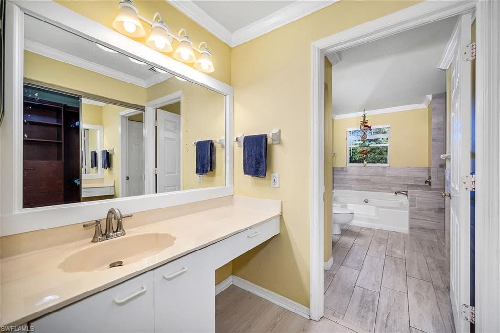 628 Woodshire LN # G12, NAPLES FL 34105-20