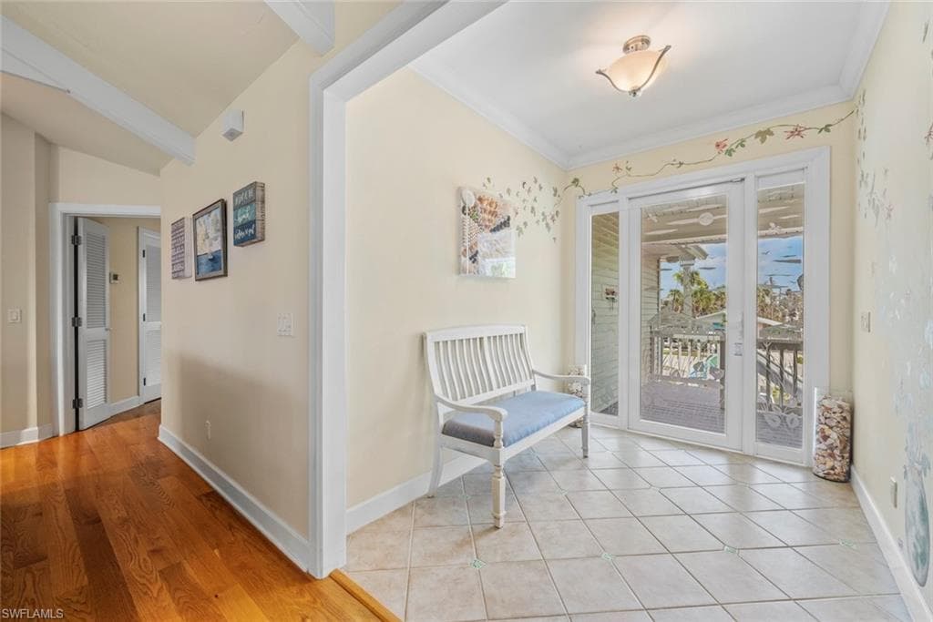 330 E Gulf DR, SANIBEL FL 33957-2